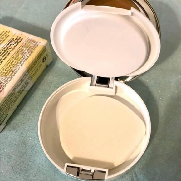 NIB Clinique Beyond Perfect Foundation and Concealer- 15 Beige - Picture 6 of 8